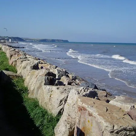 Les Voiles, Maison Bien Equipee 10 P 2 Sdb Spacieuse Lumineuse Avec Jardin Clos, Garage, Terrasse, Parking A 950 M De La D'asnelles Et Tous Commerces, Pres De Bayeux Et Arromanches Holiday home Asnelles