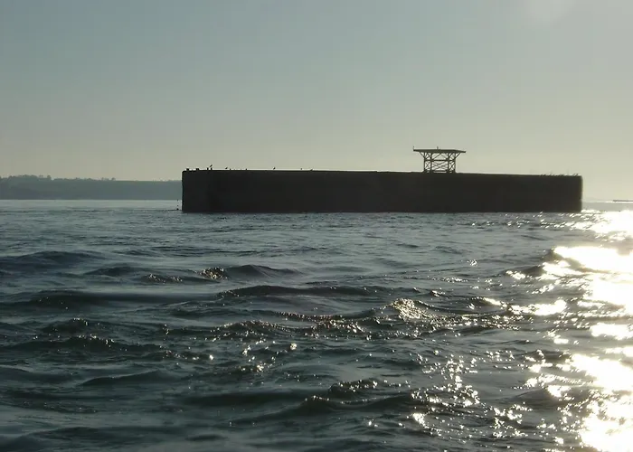 Tatil Evi Les Voiles, Maison Bien Equipee 10 P 2 Sdb, 2 Wc, Spacieuse Lumineuse Avec Jardin Clos, Garage, Terrasse, Parking Privatif, A 950 M De La D'asnelles Et Tous Commerces, Pres De Bayeux Et Arromanches, Chiens Bienvenus Asnelles