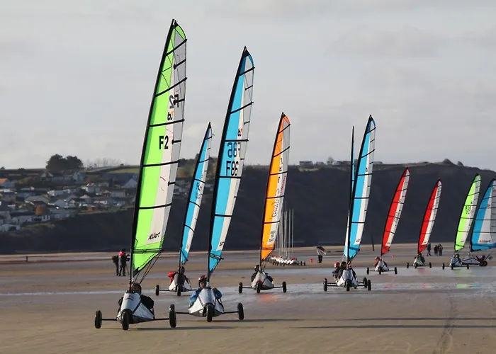 Les Voiles, Maison Bien Equipee 10 P 2 Sdb, 2 Wc, Spacieuse Lumineuse Avec Jardin Clos, Garage, Terrasse, Parking Privatif, A 950 M De La D'asnelles Et Tous Commerces, Pres De Bayeux Et Arromanches, Chiens Bienvenus