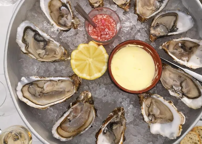 Tatil Evi Les Voiles, Maison Bien Equipee 10 P 2 Sdb, 2 Wc, Spacieuse Lumineuse Avec Jardin Clos, Garage, Terrasse, Parking Privatif, A 950 M De La D'asnelles Et Tous Commerces, Pres De Bayeux Et Arromanches, Chiens Bienvenus Asnelles