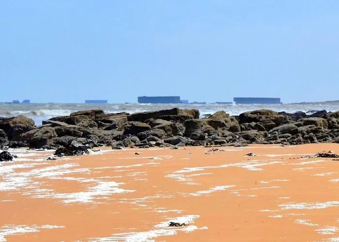 Tatil Evi Les Voiles, Maison Bien Equipee 10 P 2 Sdb, 2 Wc, Spacieuse Lumineuse Avec Jardin Clos, Garage, Terrasse, Parking Privatif, A 950 M De La D'asnelles Et Tous Commerces, Pres De Bayeux Et Arromanches, Chiens Bienvenus